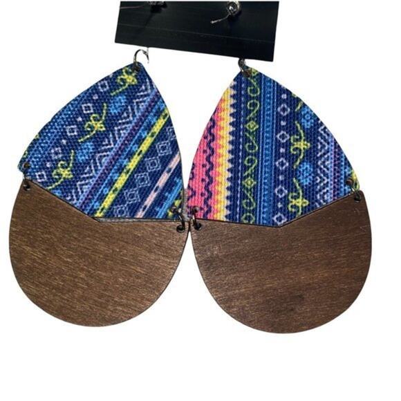 NWT Wooden Fabric Covered Boho Aztec Dangle Earrings Blue Rainbow - Picture 6 of 6